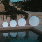 Shiny play ball in various sizes!