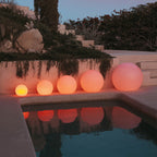 Shiny play ball in various sizes!