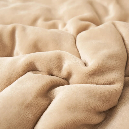 SoftHug Luxury Fleece Warm Blanket