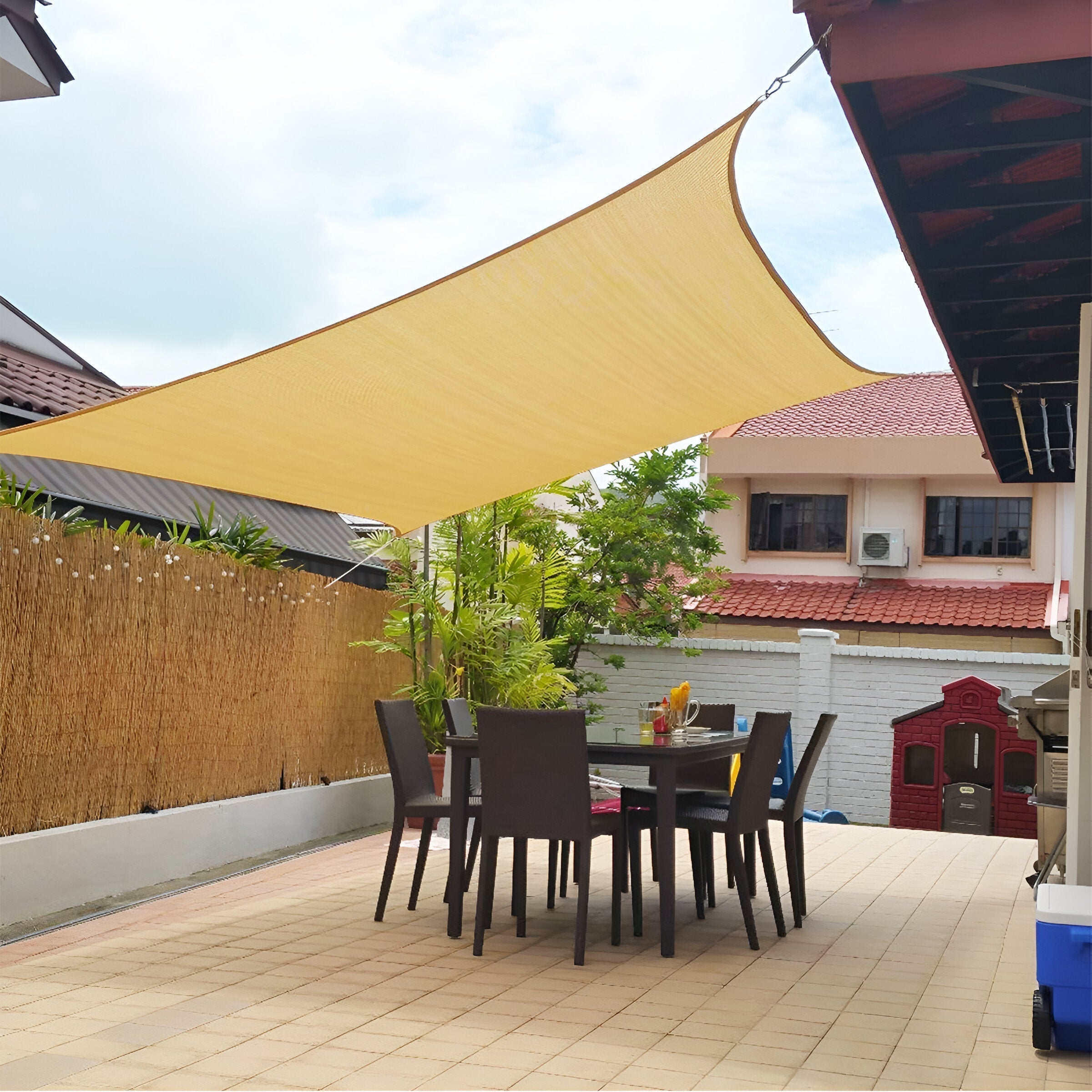 Water-repellent Sunshade – UV protection for Balcony, Garden or Terrace (Triangle or Square)