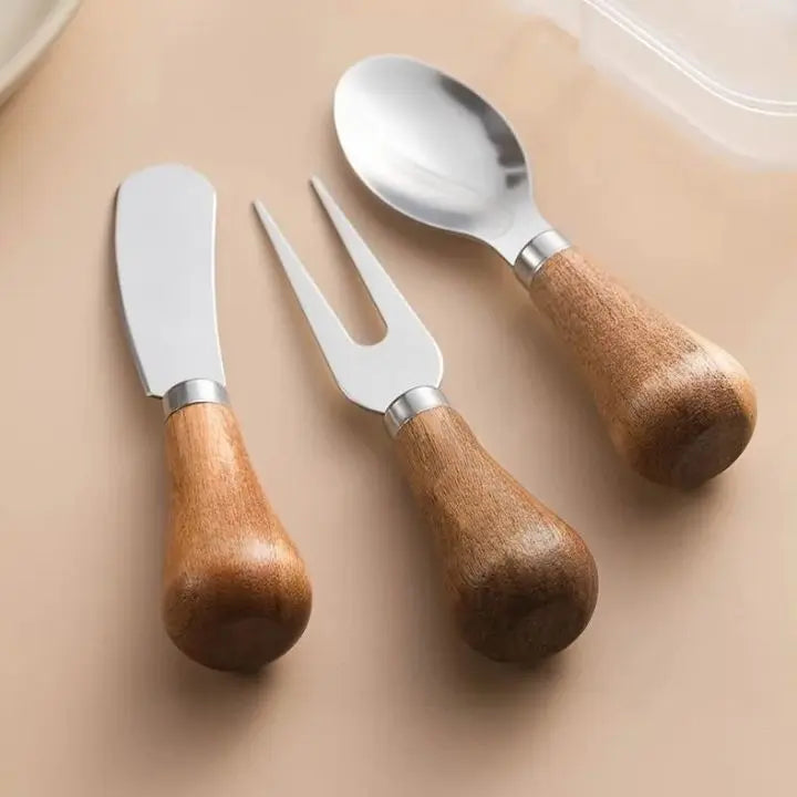 Cutlery set made of stainless steel in handy size – fork, spoon, and knife