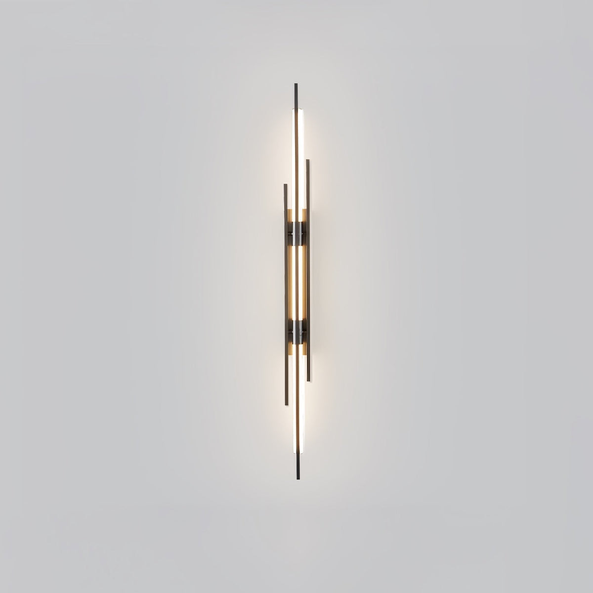 LuxeAura – Opulent Gold Wall Light for Elegant Spaces