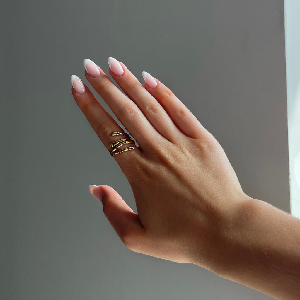 Adjustable Gold Ring – Elegant Design for Every Occasion