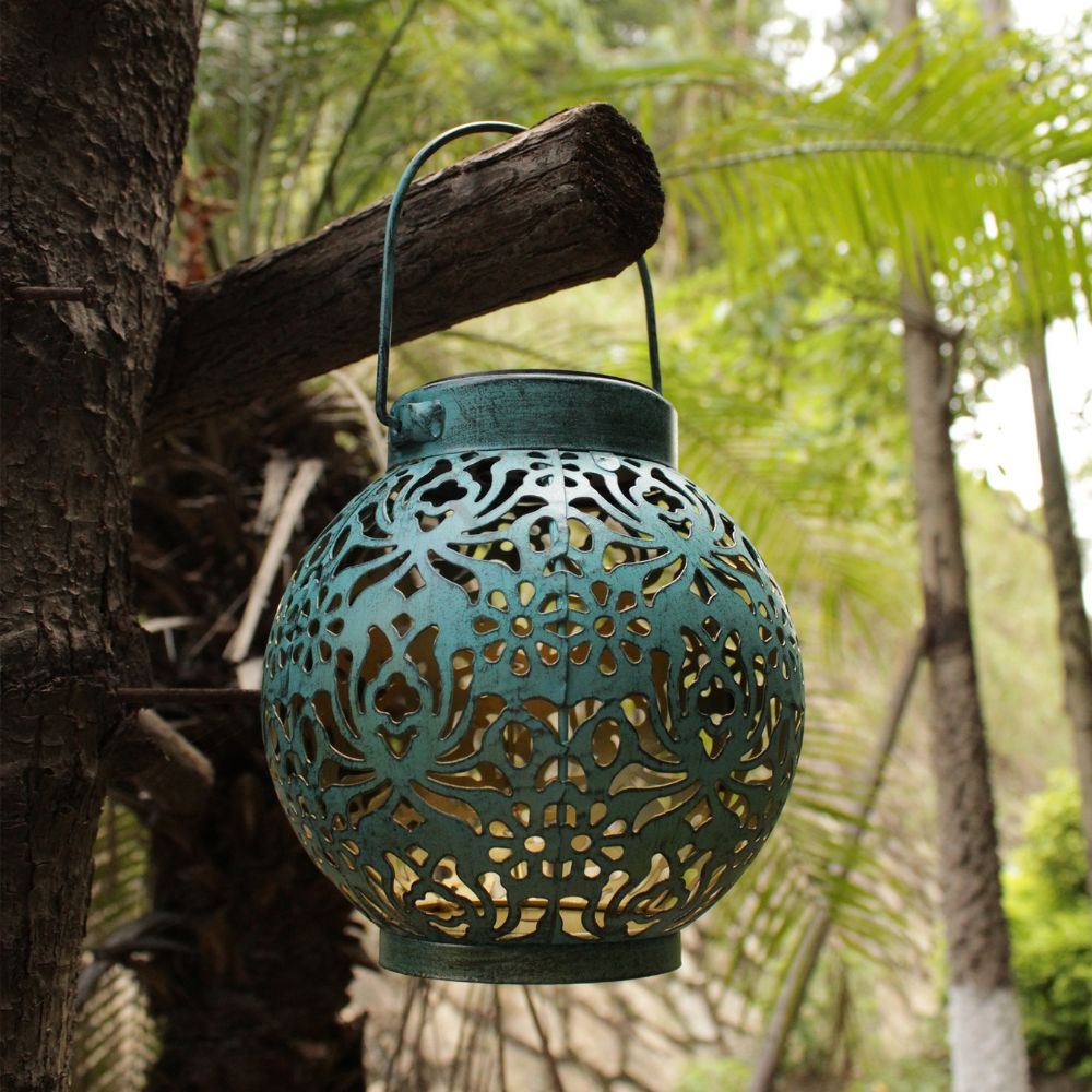Sunny lamps that enliven your garden