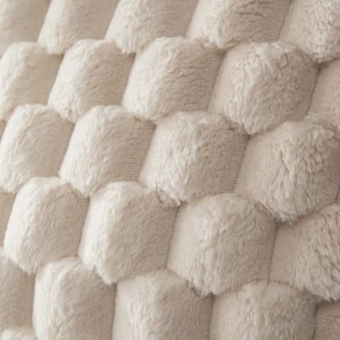 Cushion cover made of cotton blend with fluffy 3D feel
