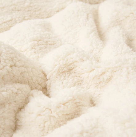SoftHug Luxury Fleece Warm Blanket