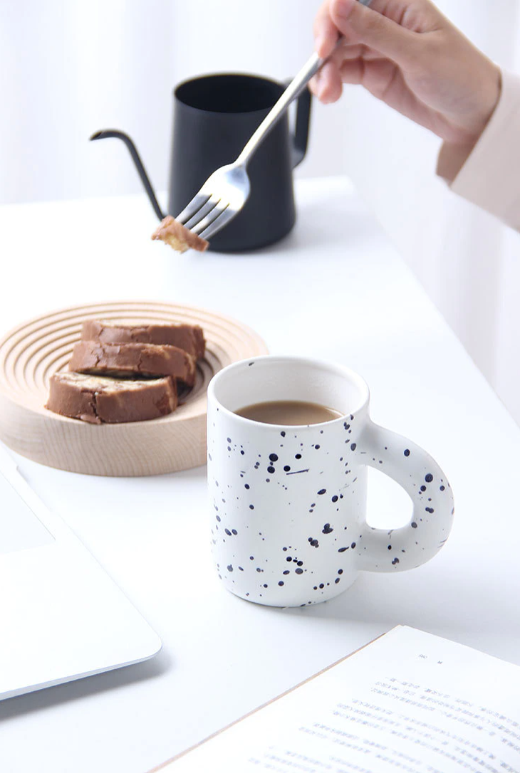 Athenea Cup – Luxe Porcelain Cup with Geometric Design