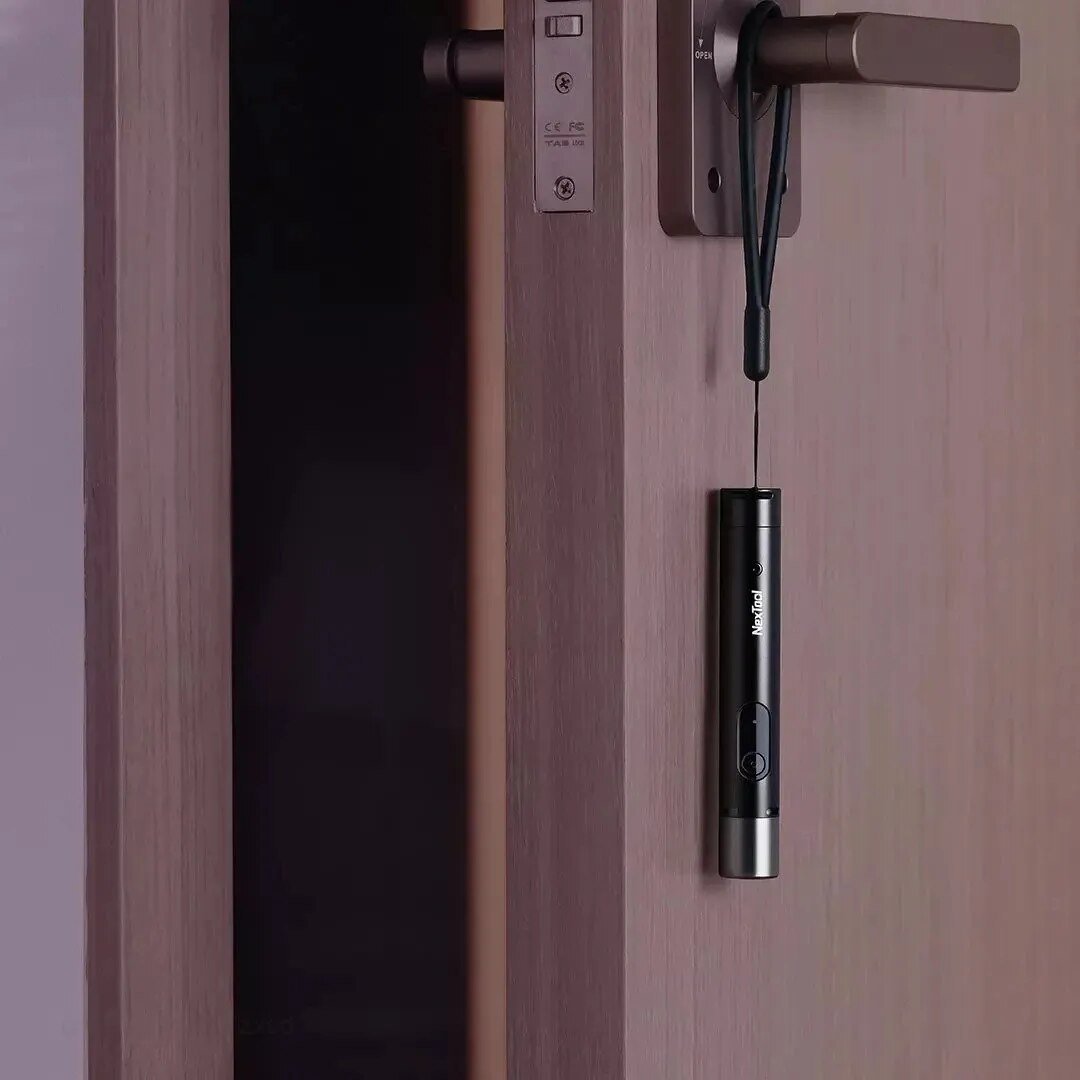 FlashShield - The ultimate defense lamp - Security at your fingertips
