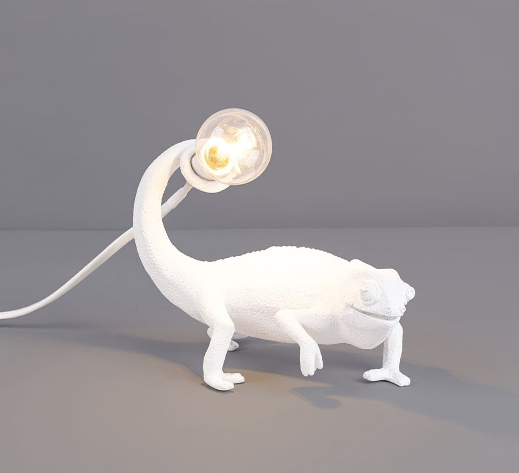 CamouGlow – Resin Table Lamp with Charming Chameleon Detail