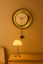 SilentGlow – Minimalist round wall clock with clear numbers and silent movement
