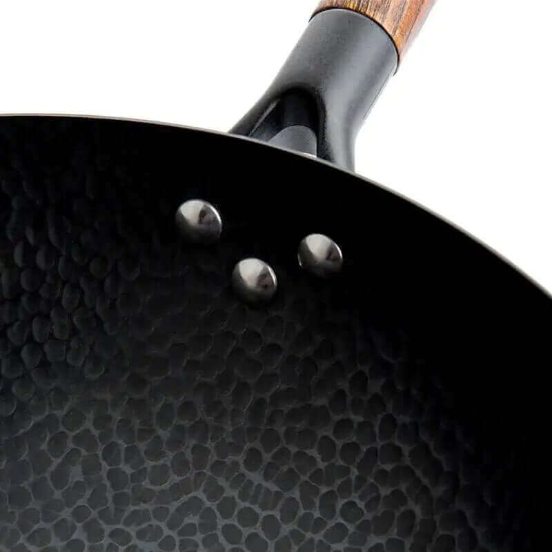 Authentic handmade iron wok – Premium quality with wooden lid