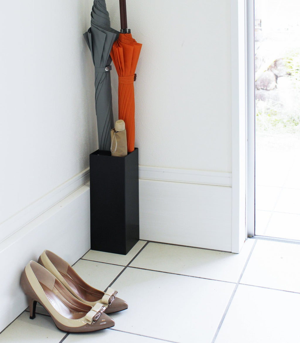 RainGuard Compact Umbrella Stand made of Steel | Modern Design | Space-Saving | Integrated Drip Tray
