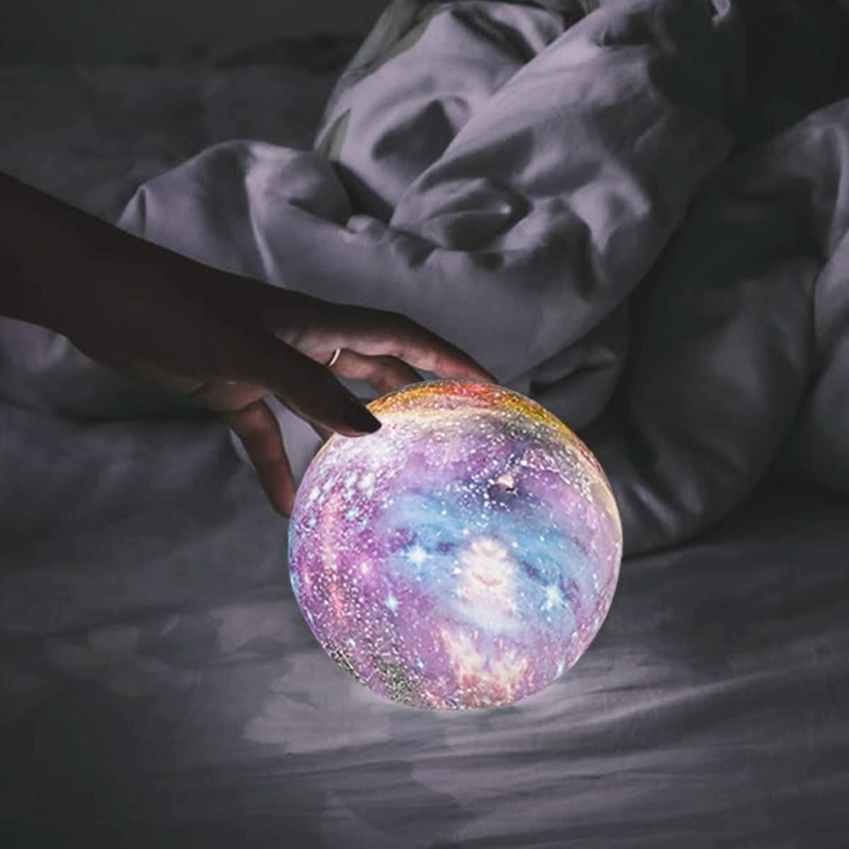 Color Change Moon Lamp with Practical Remote Control