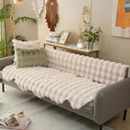 Ultra-soft plush blanket with non-slip back