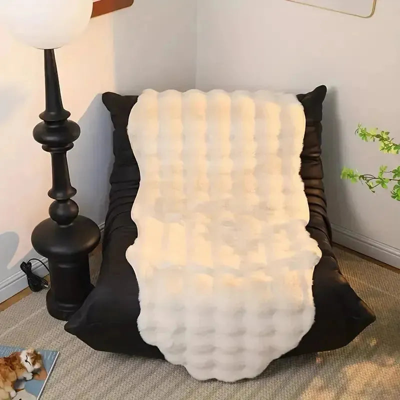 Ultra-soft plush blanket with non-slip back