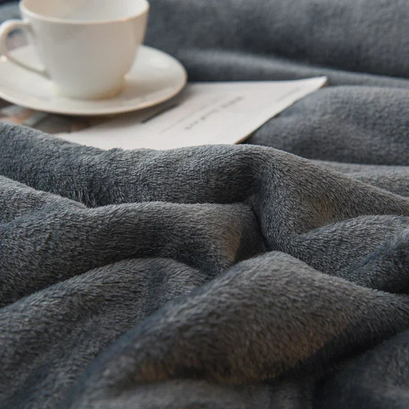 CozyNest Reversible Wool Blanket – Flannel & Cashmere Warm Blanket for Winter