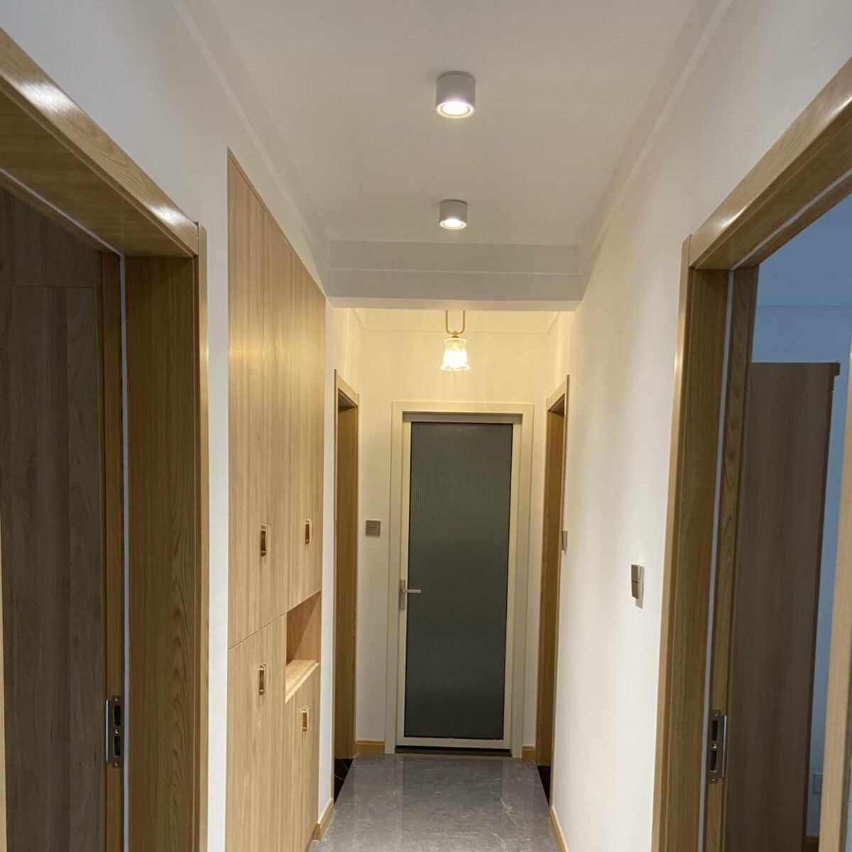 Adjustable Cylinder Built-in LED Ceiling Lamp