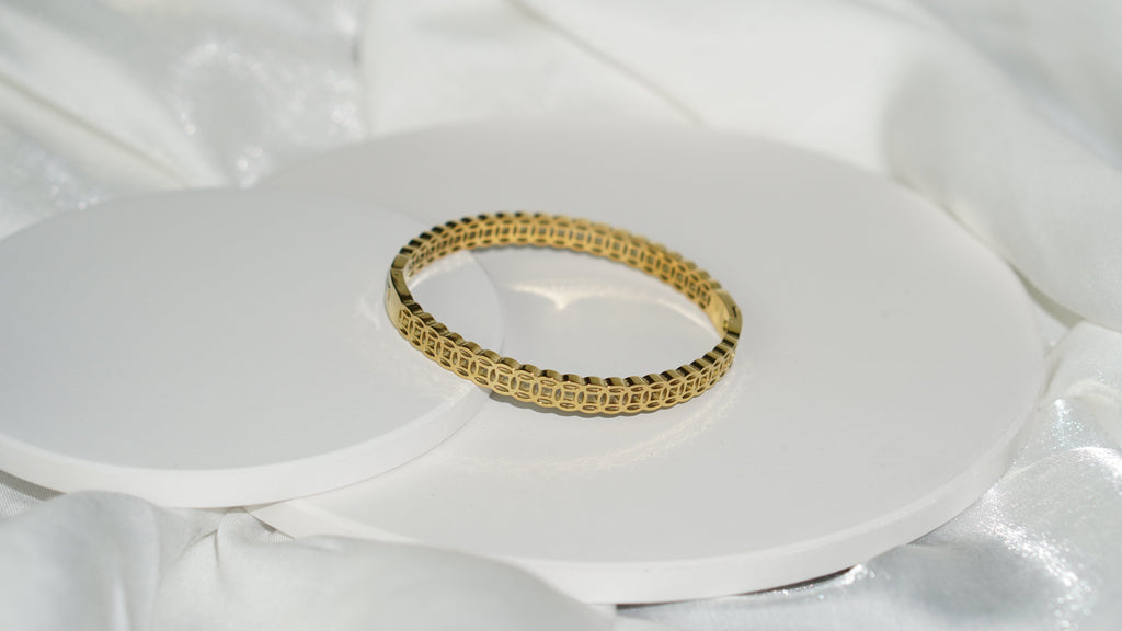 WealthMagnet Bracelet – Luxury Bracelet for Success