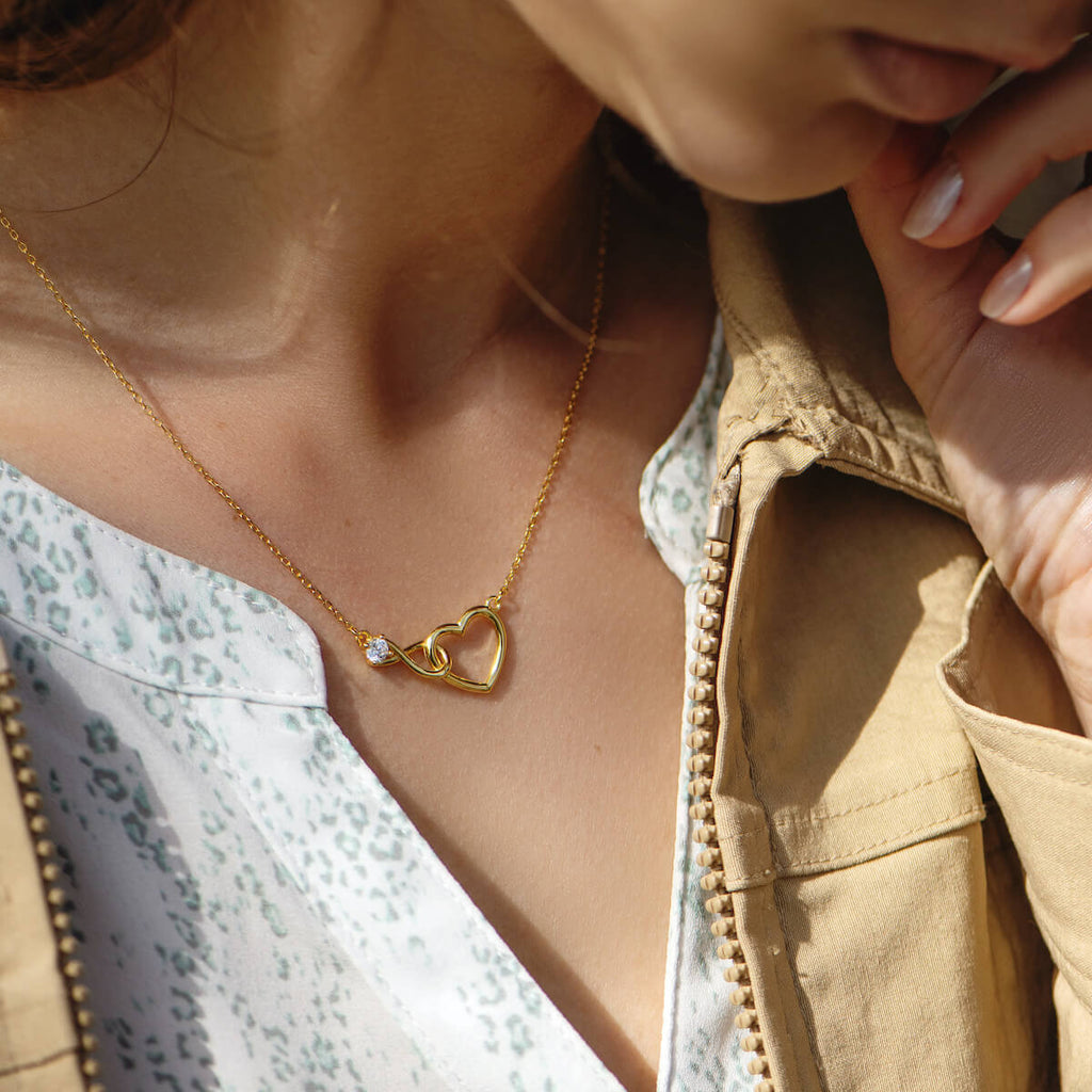 HeartBond Necklace – Timeless Jewelry of Connected Love