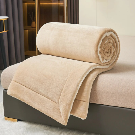 SoftHug Luxury Fleece Warm Blanket