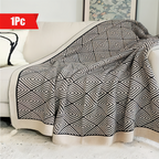 GeoComfort Fleece Blankets – Soft, lightweight polyester with modern print