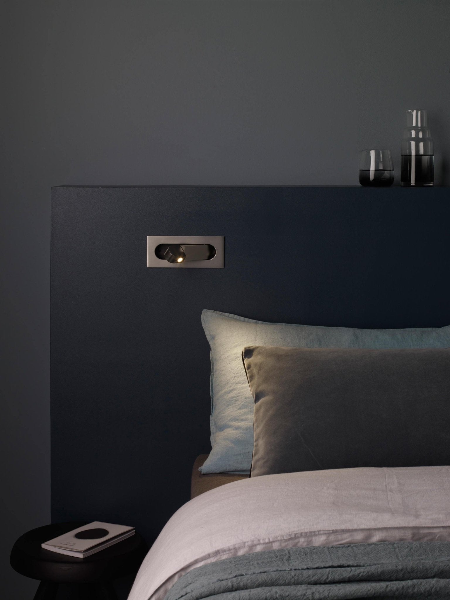 LED Bedside Lamp LUMEVIA | 3 Light Colors | Aluminum Alloy | Ø19 cm x H8 cm | With Push Button