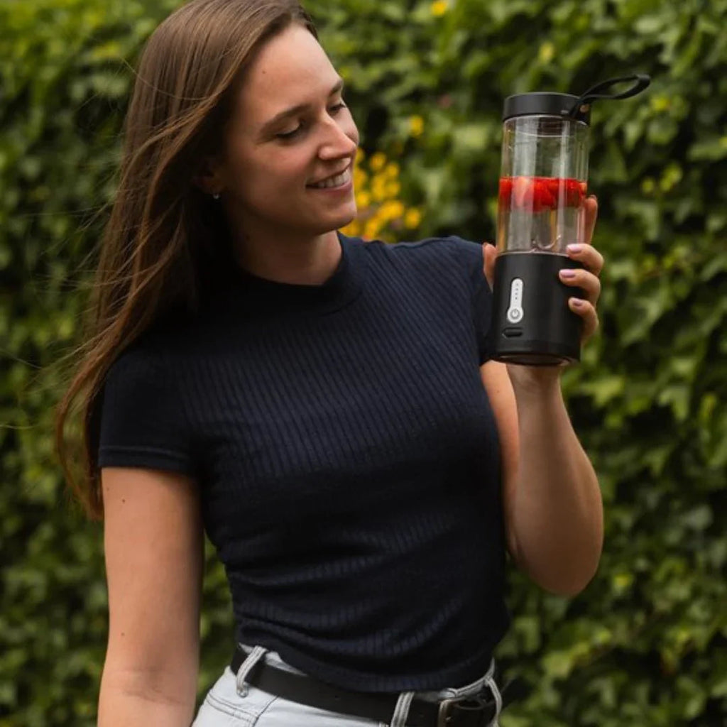 Portable Smoothie Maker with 6 Powerful Blades – Compact Blender for On-the-Go