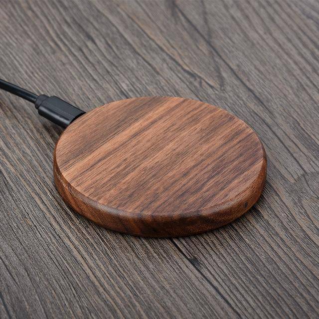 Qi Fast Charger with Natural Bamboo Design