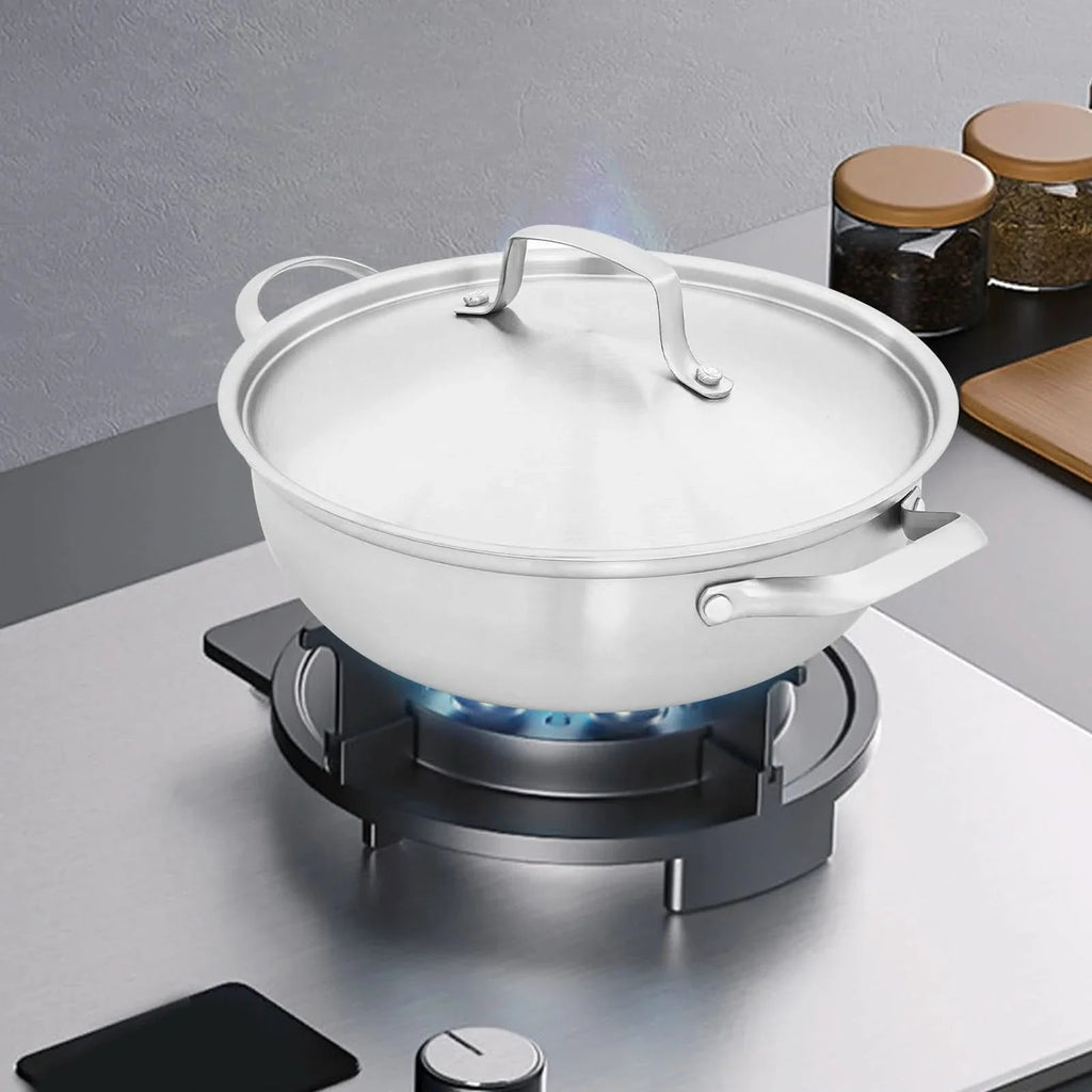 Universal stainless steel cooking pot with lid for all types of stoves