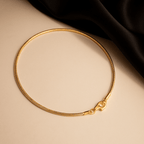 Minimalistic watch with elegant snake buckle