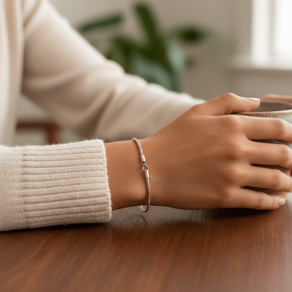 Minimalistic watch with elegant snake buckle