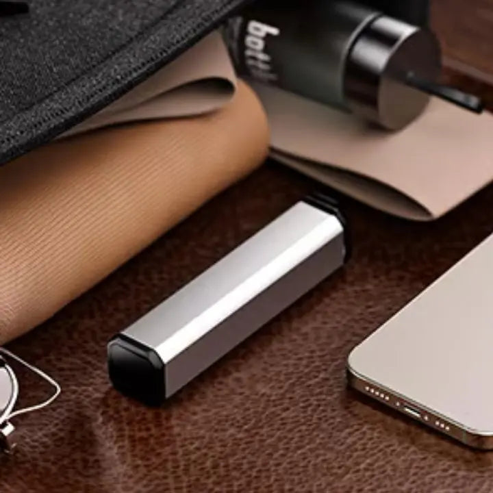 Elegant phone holder with clip – 360° Redating & foldable