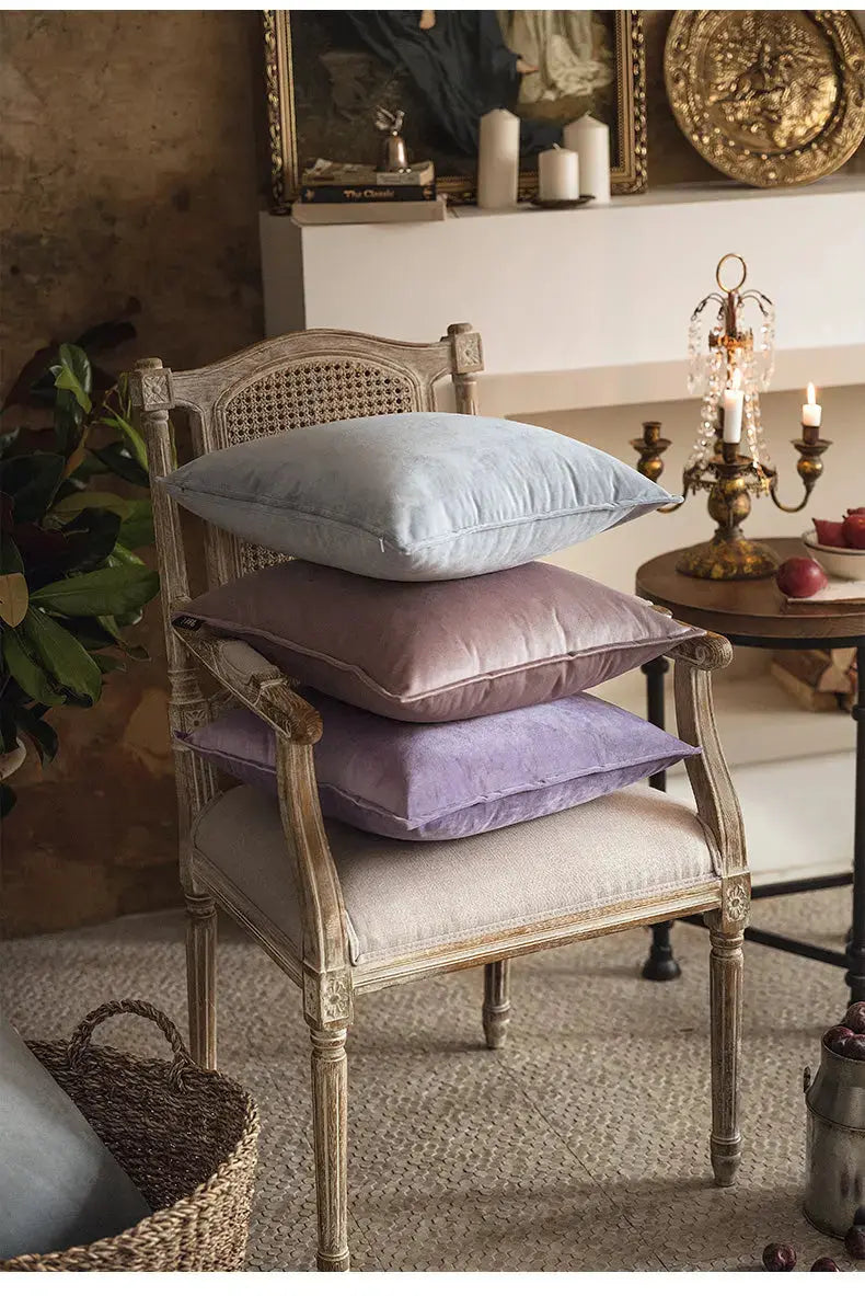 VelvetLuxe – Elegant velvet cushion cover with refined details