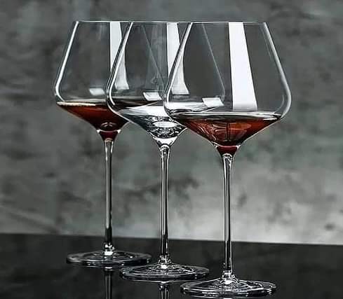 6 piece light bulb wine glasses