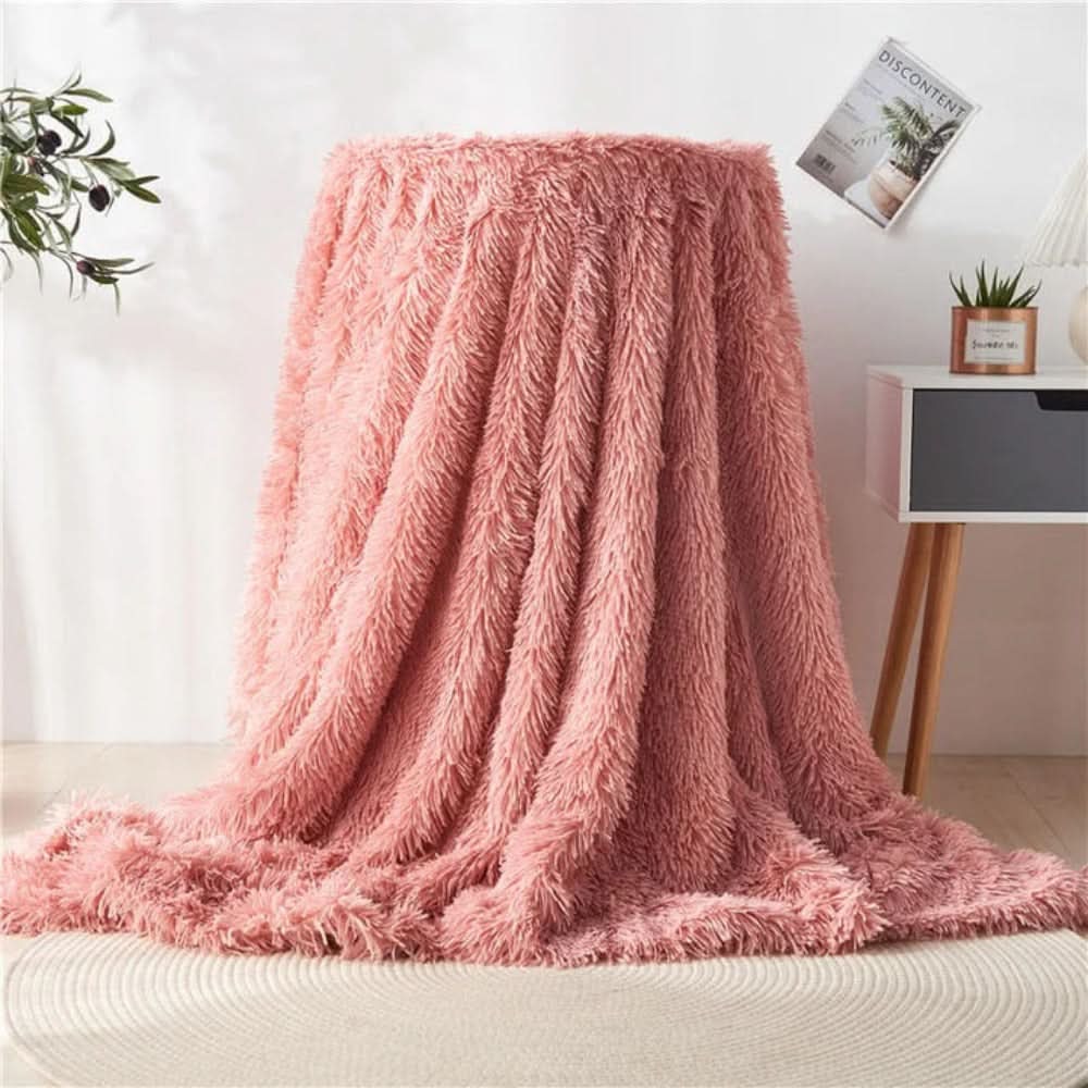 Plush Faux Fur Blanket with Silky Touch & Elegant Fall