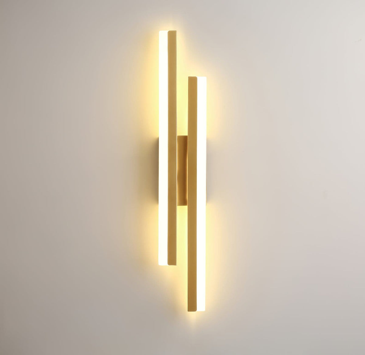 Stylish LED Wall Lamp for Minimalist Spaces