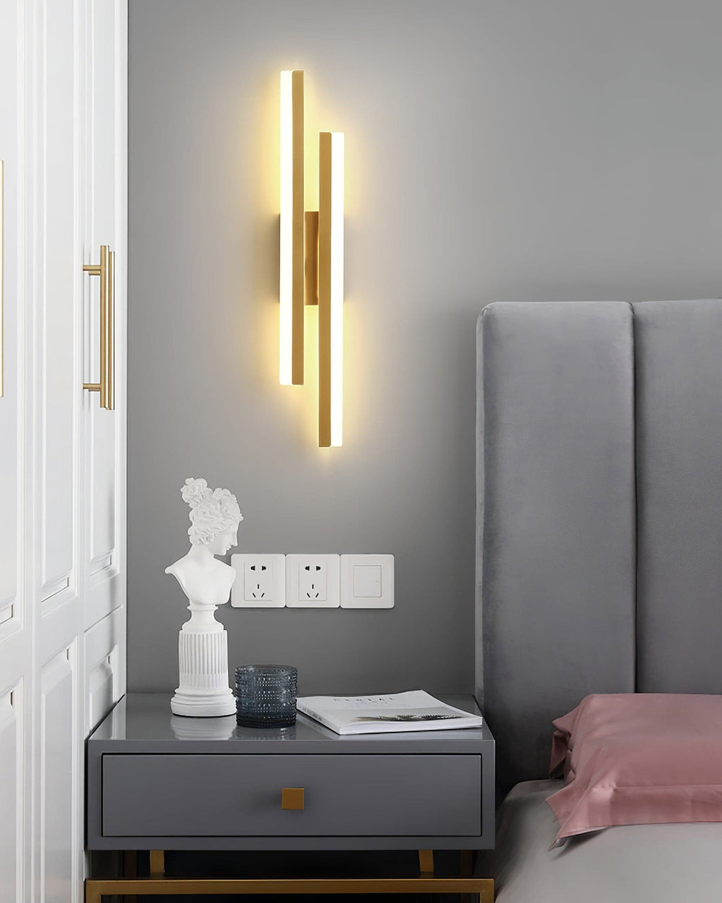 Stylish LED Wall Lamp for Minimalist Spaces