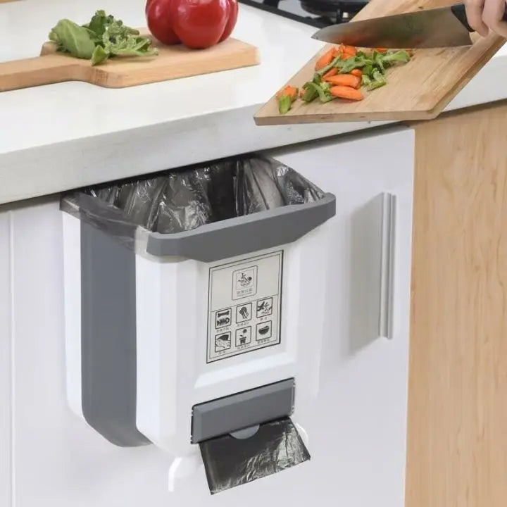 Foldable Kitchen Trash Can – Space-Saving for Cabinet Doors