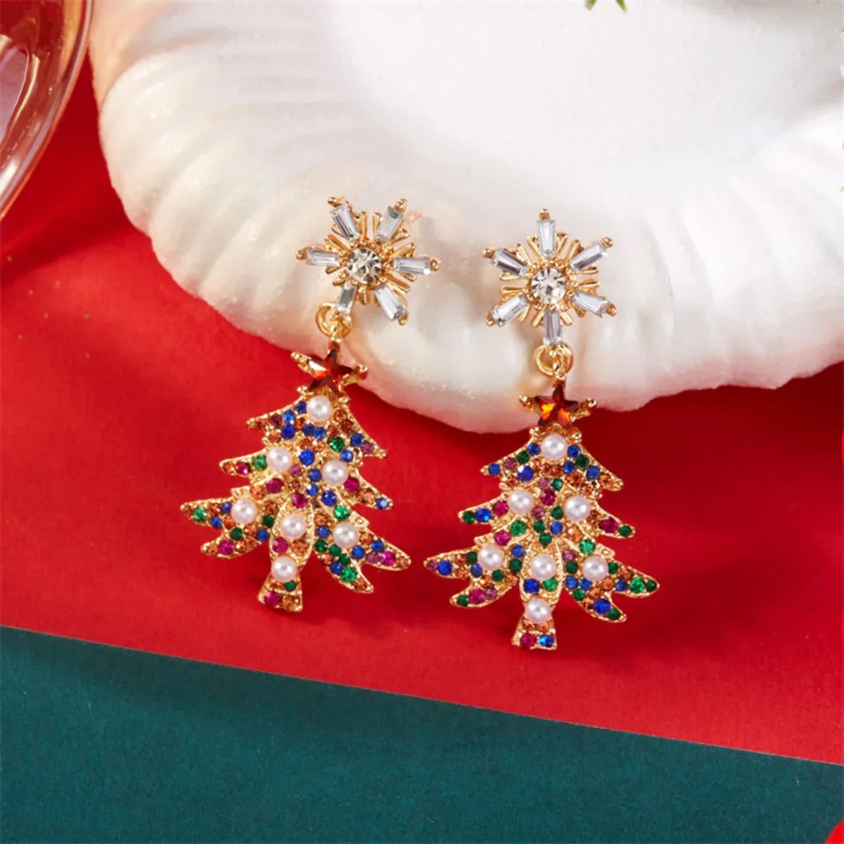 Auroria Feestelijke Oorbellen – Sneeuwvlok & Ster Design met Rhinestones & Parelaccenten