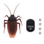 Remote-controlled Cockroach – Realistic Crawling Effect with Glowing Eyes
