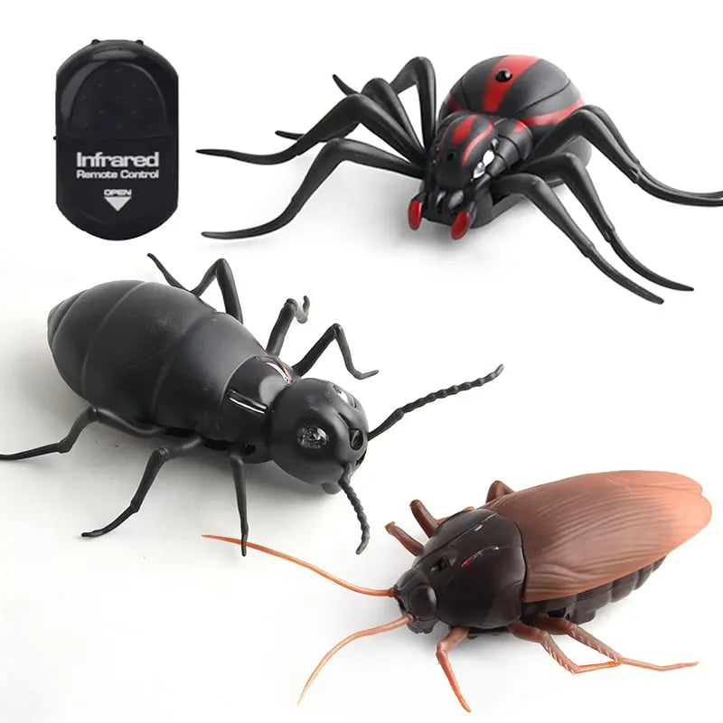 Remote-controlled Cockroach – Realistic Crawling Effect with Glowing Eyes