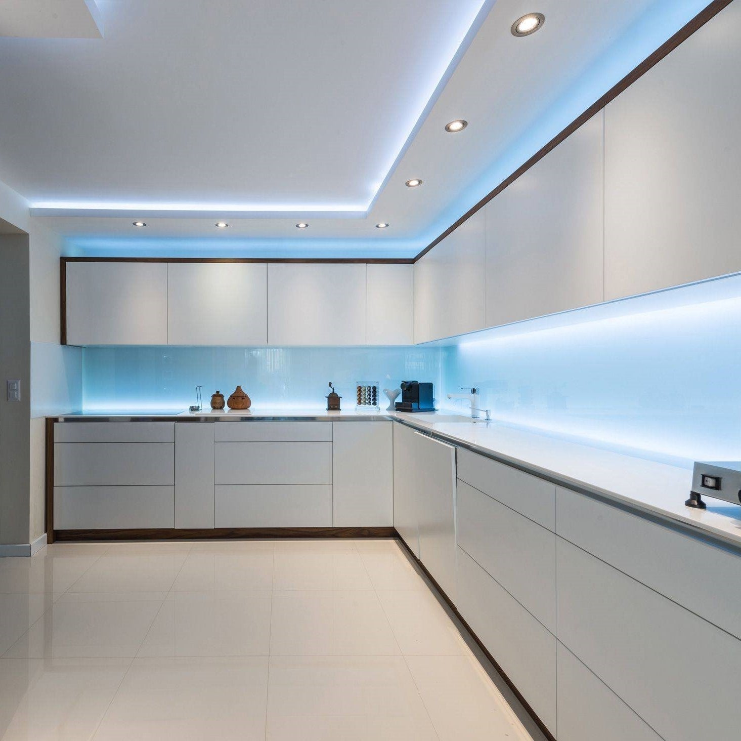 Sensalux LED Strip Light with Motion Sensor | Dimmable & Waterproof | 1–3 m | Warm/Cool White | Battery Operated & USB