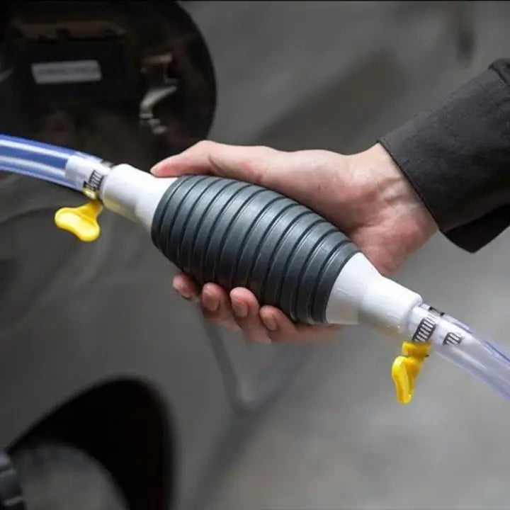 Liquid suction pump for quick cleaning
