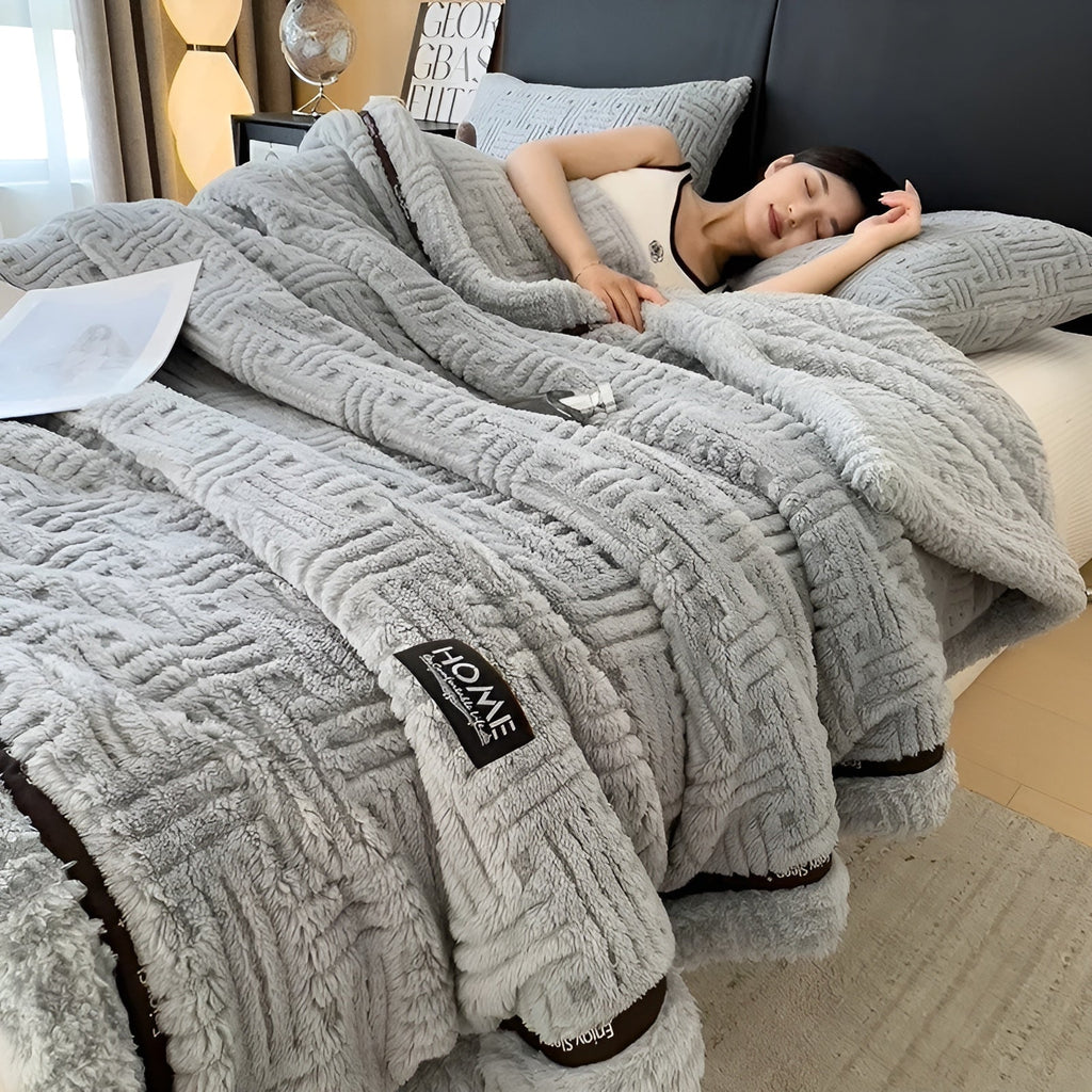 Fluffy Fleece Blanket | Soft Breathable Throw Blanket