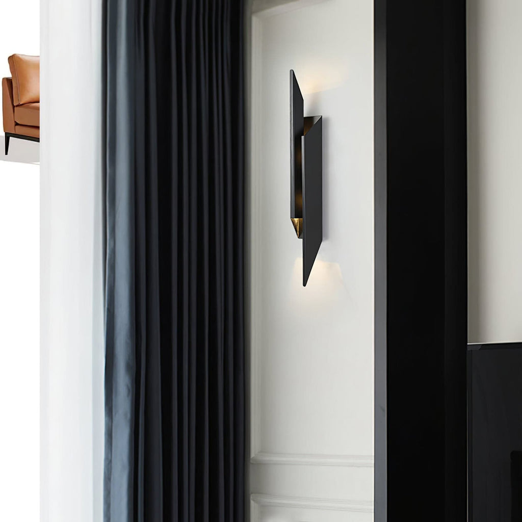 Minimalist Wall Lamp with Design Accent