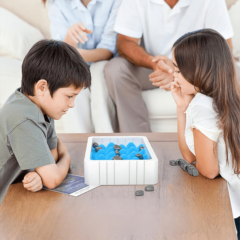 Magnetic chess set for clever minds on the go