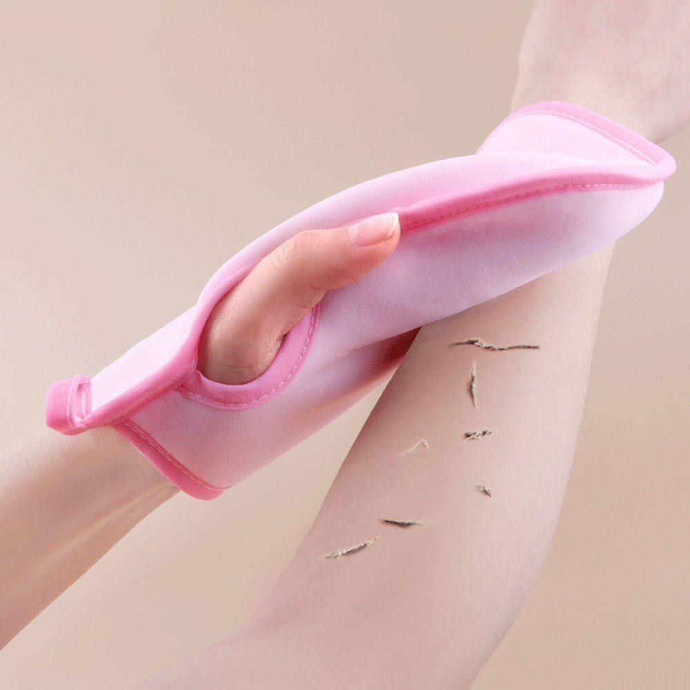 Gentle peeling glove for smooth skin