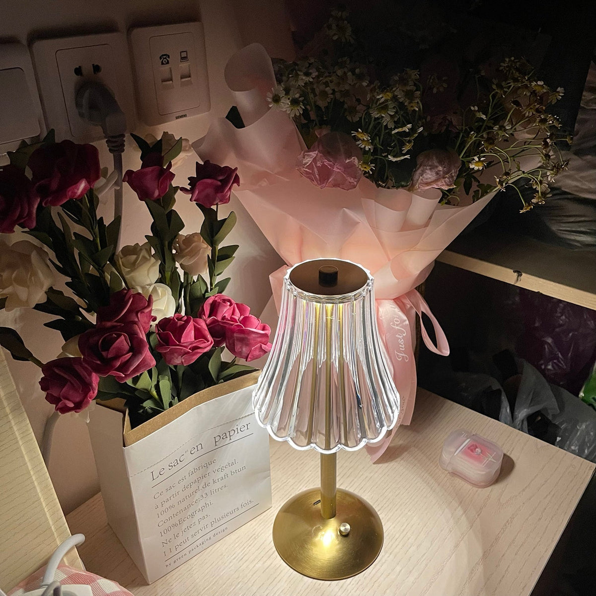 RadiantGold – Elegant Portable Table Lamp