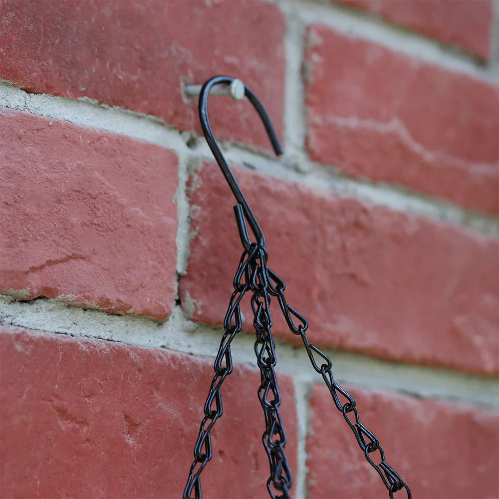 Stable Plant Hangers with Chains – Robust Suspension for Flower Pots and Garden Plants