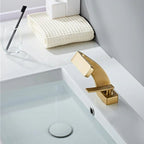 AquaArc Modern Kitchen Faucet